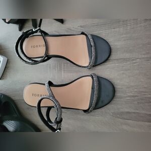 NEW TORRID BLACK HEELS WITH SILVER RHINESTONES 8.5 W WIDE
